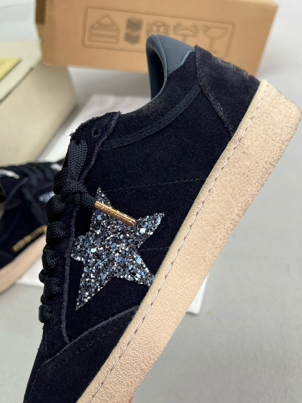 G.G Sneaker 105