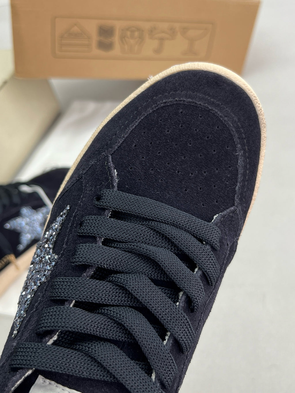 G.G Sneaker 105