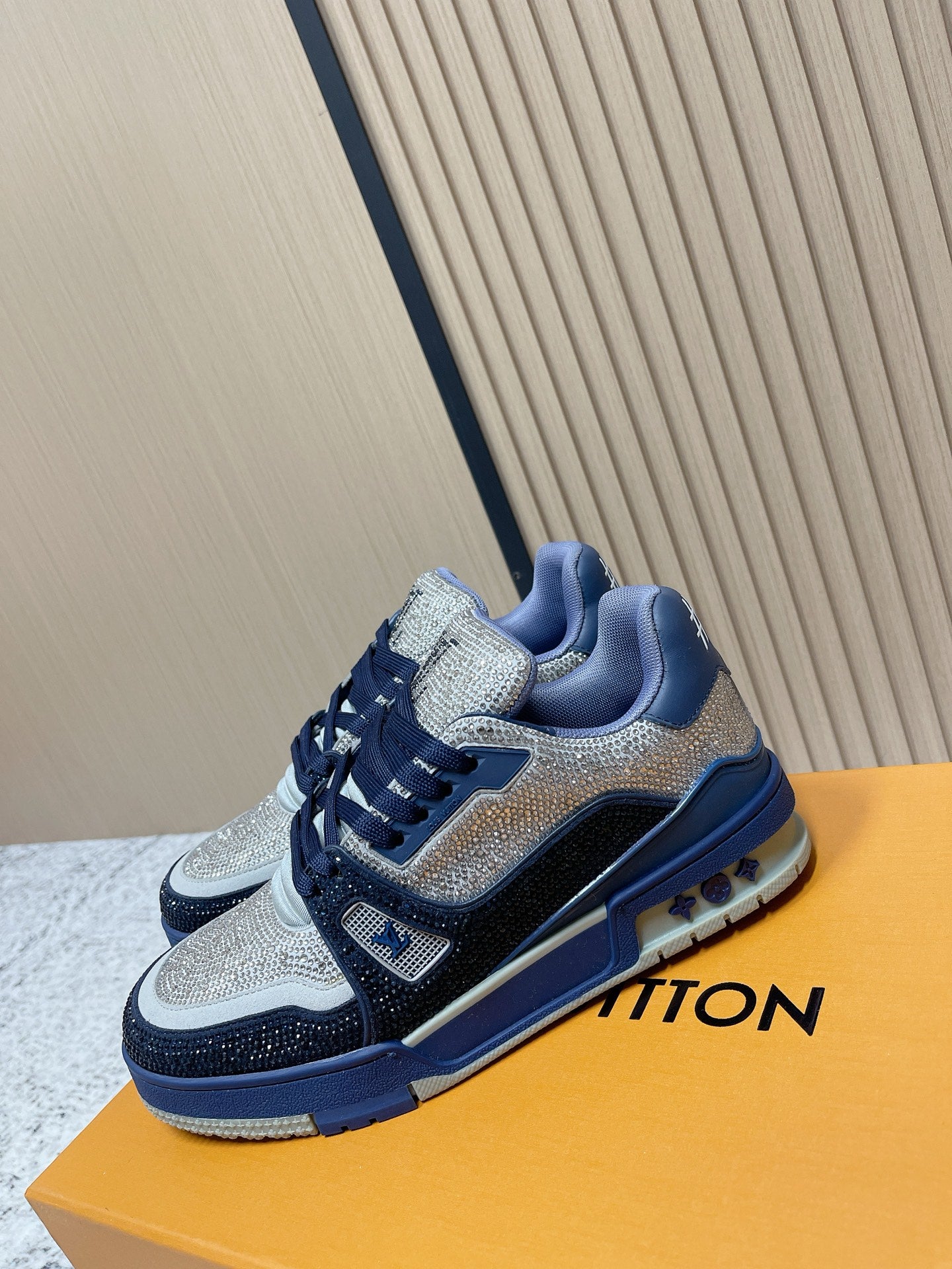 Trainer Sneaker 108