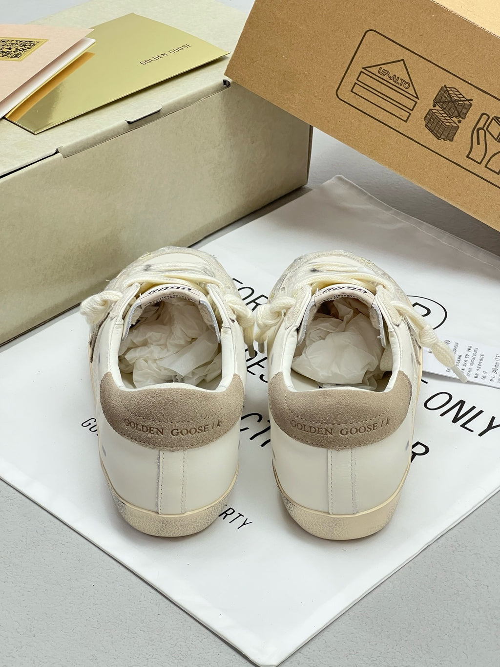 G.G Sneaker 107