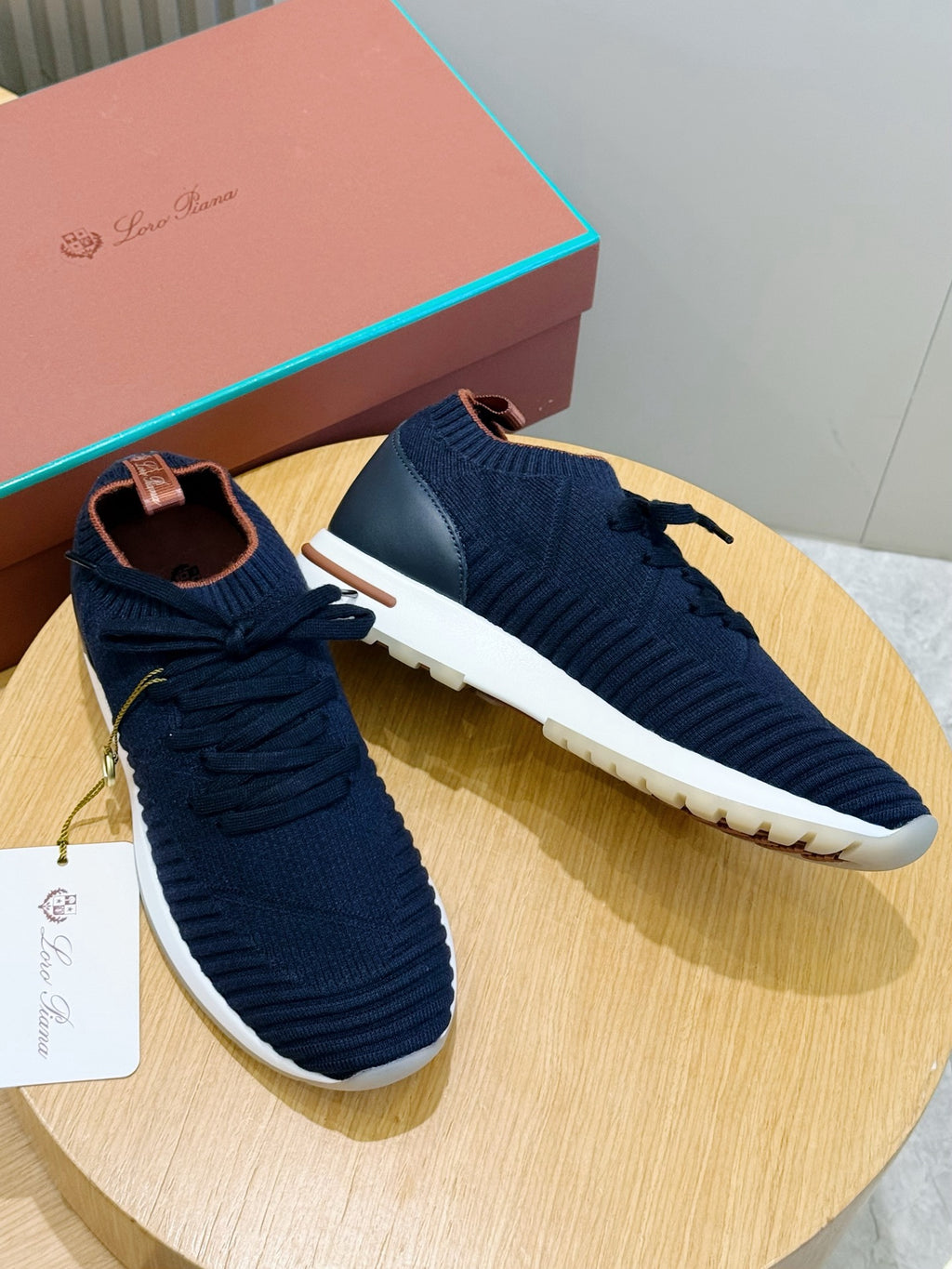 Flexy Walk Sneaker