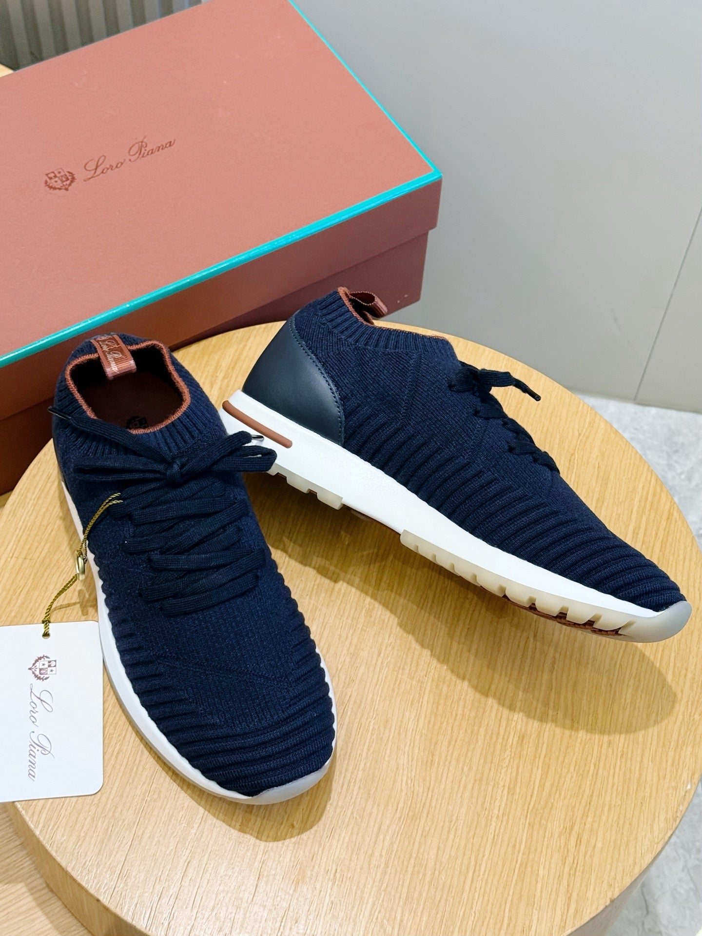 Flexy Walk Sneaker