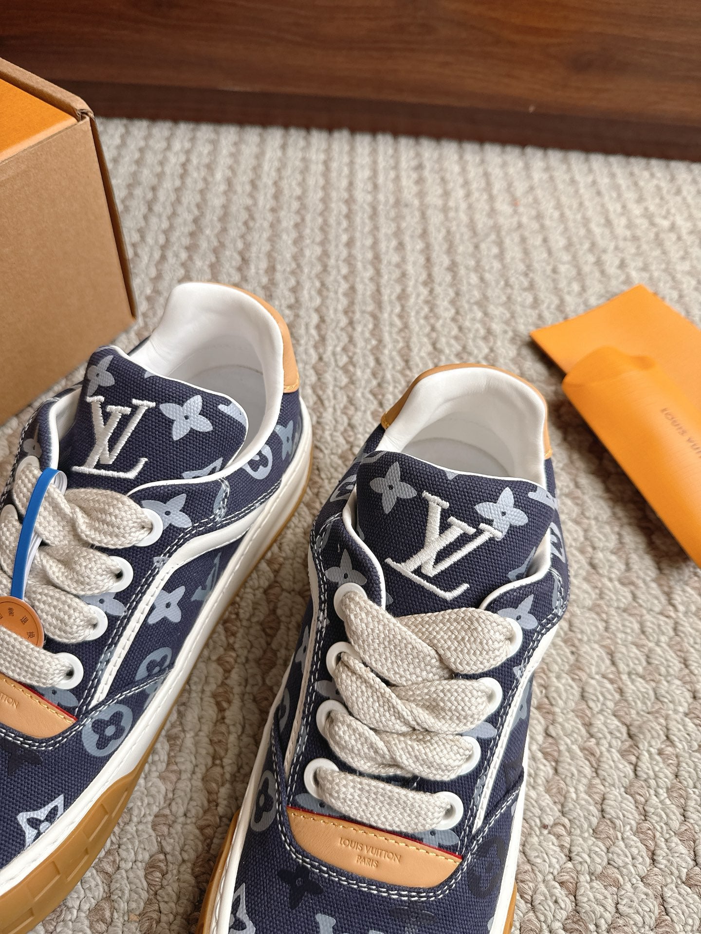 Trainer Sneaker 107