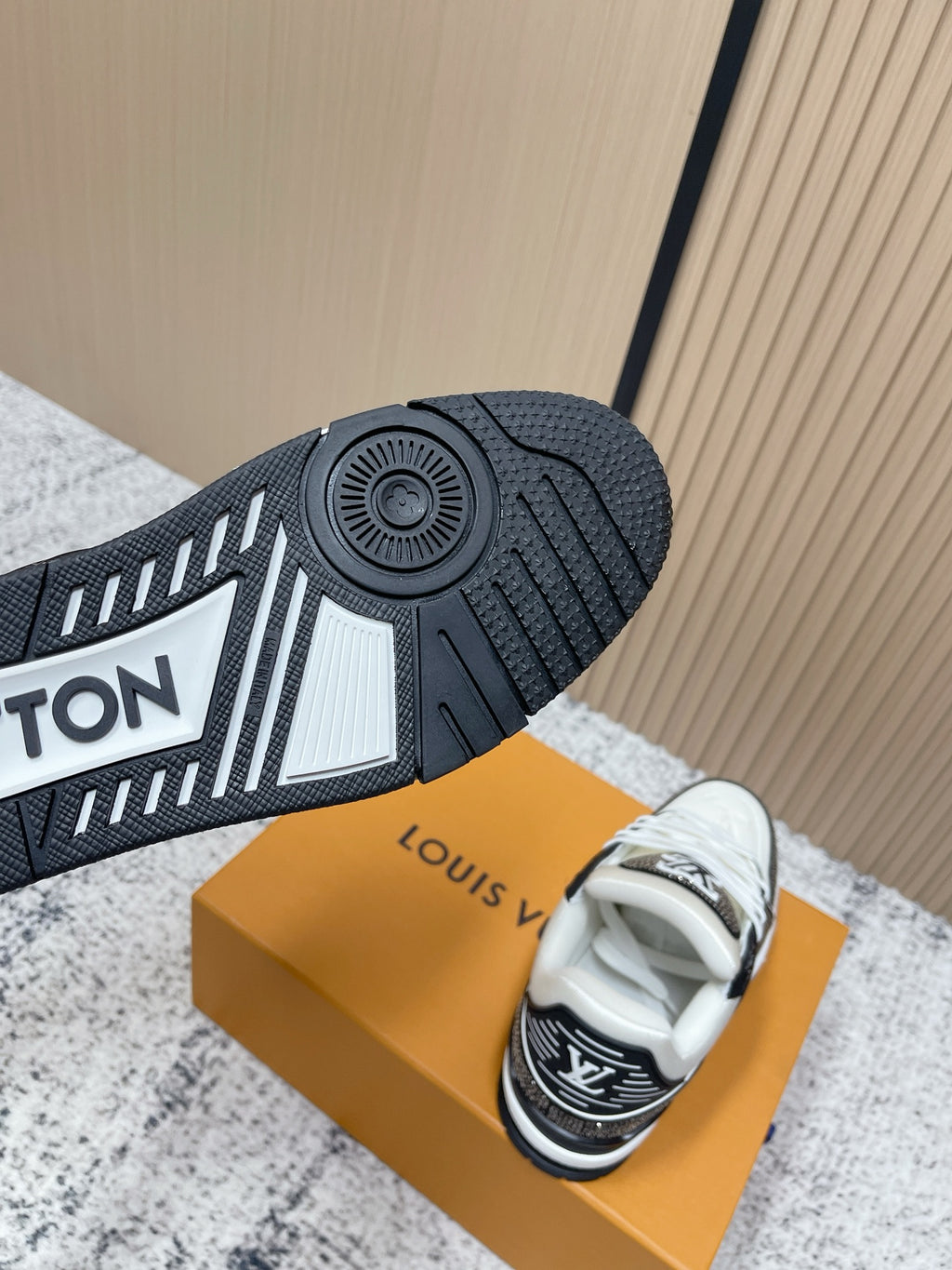 Trainer Sneaker 108