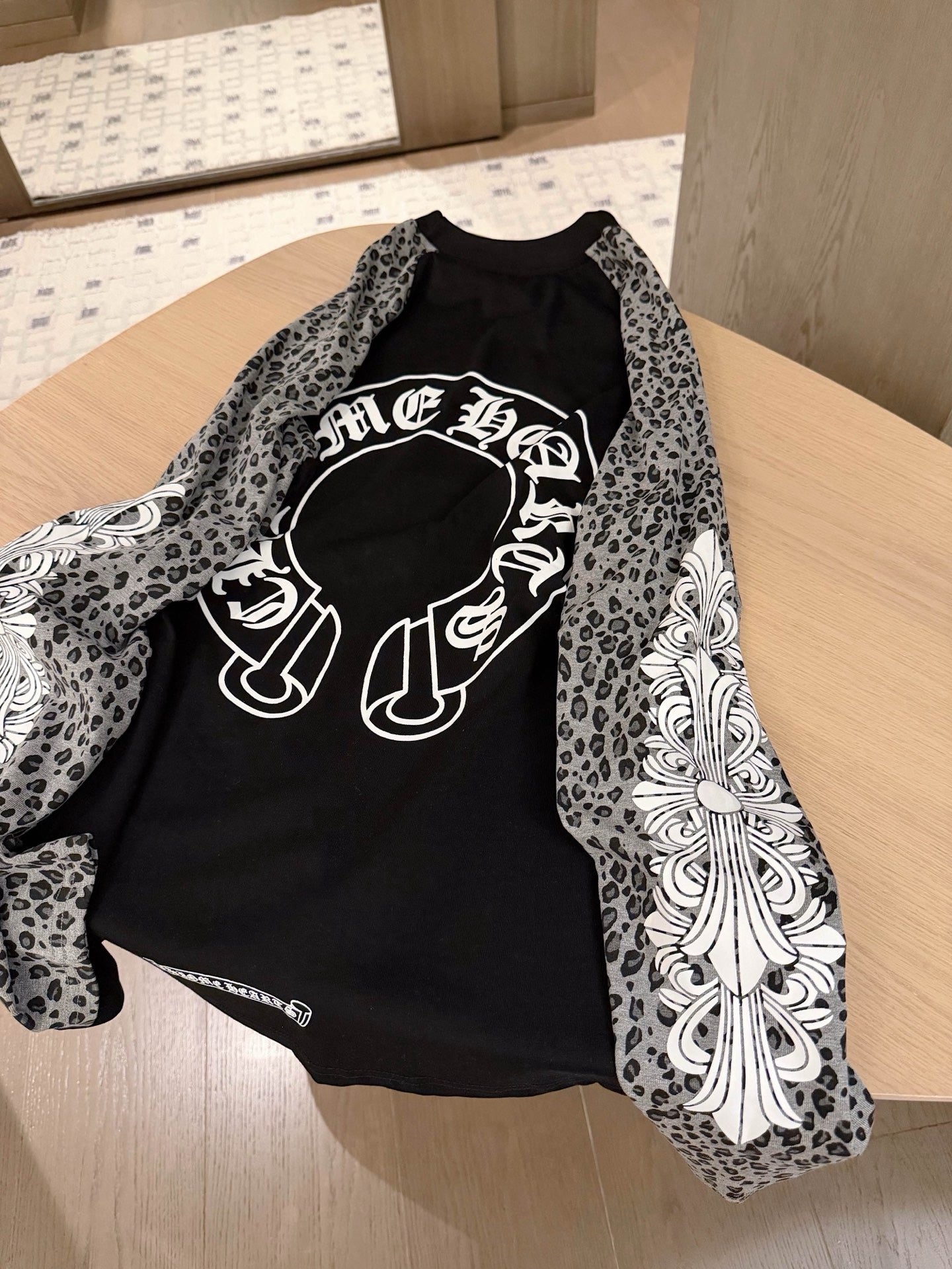 Noir Panther Long Sleeve