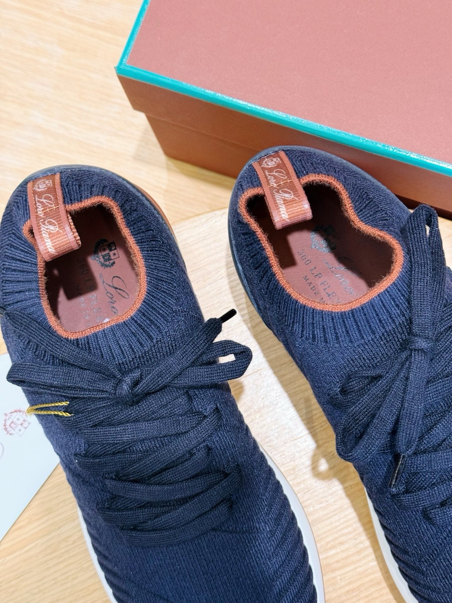 Flexy Walk Sneaker