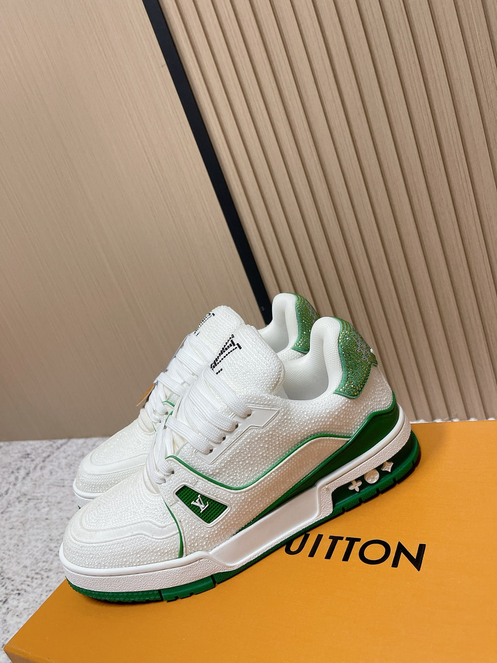 Trainer Sneaker 108