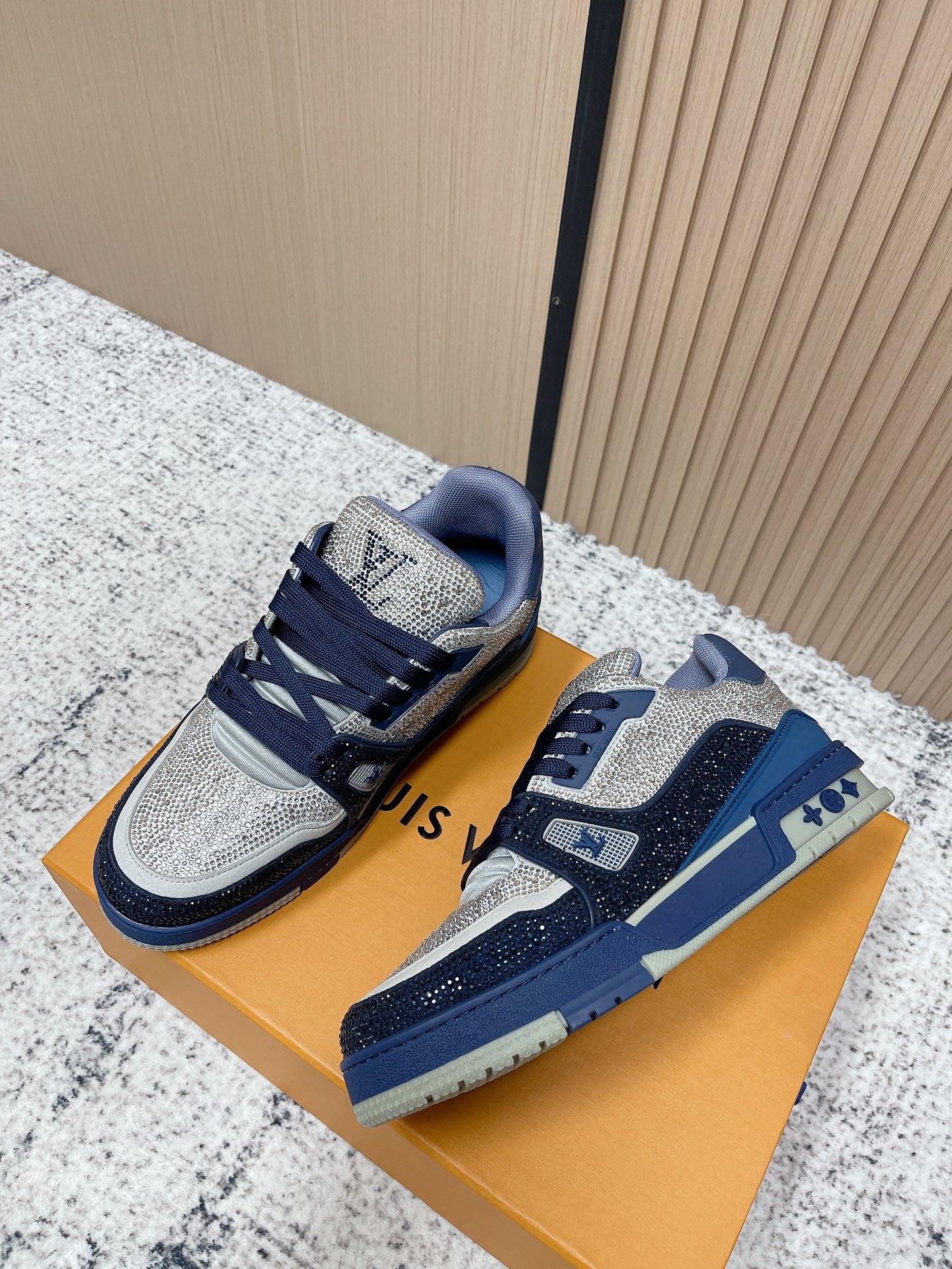 Trainer Sneaker 108