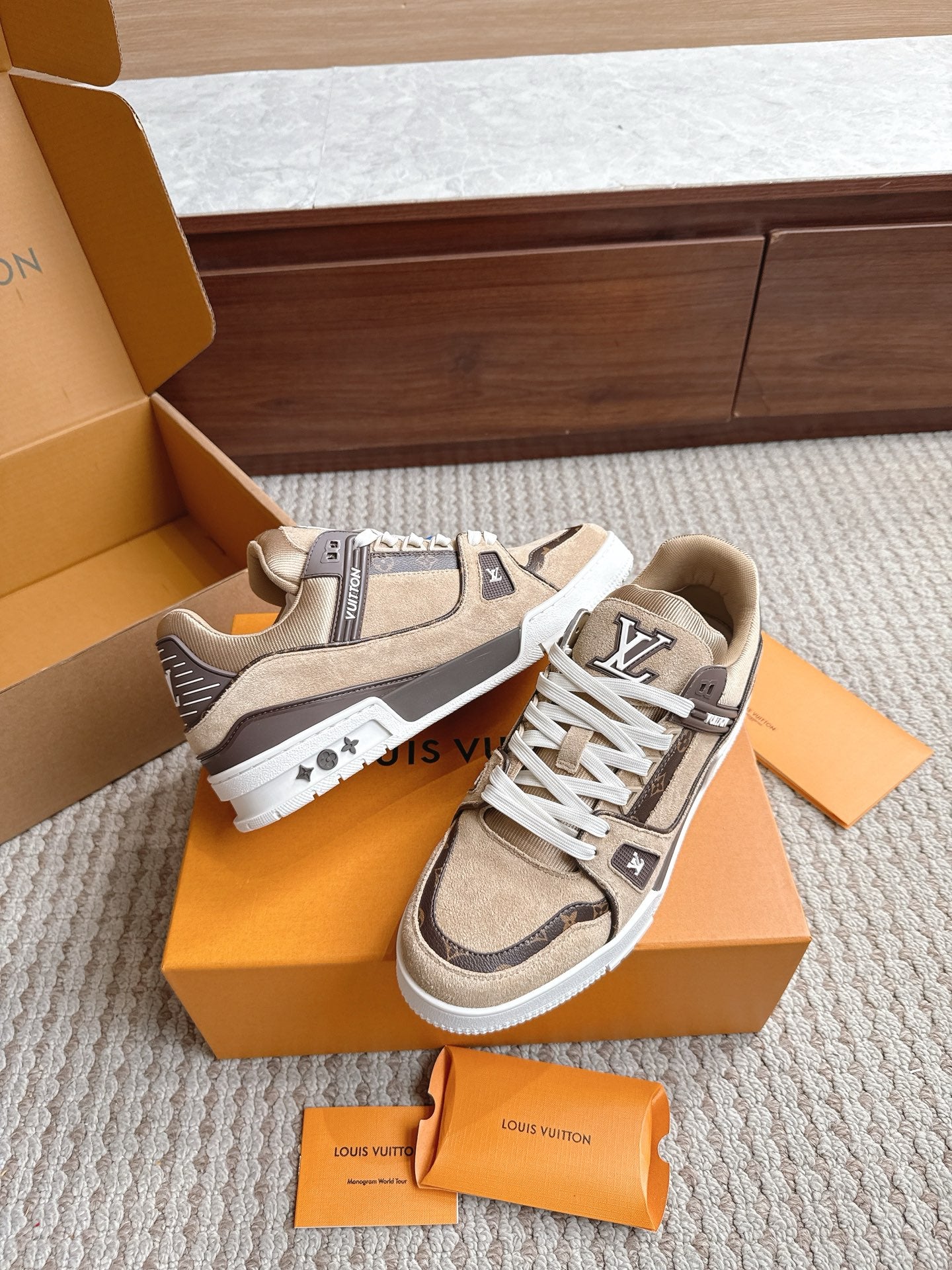 Trainer Sneaker 105