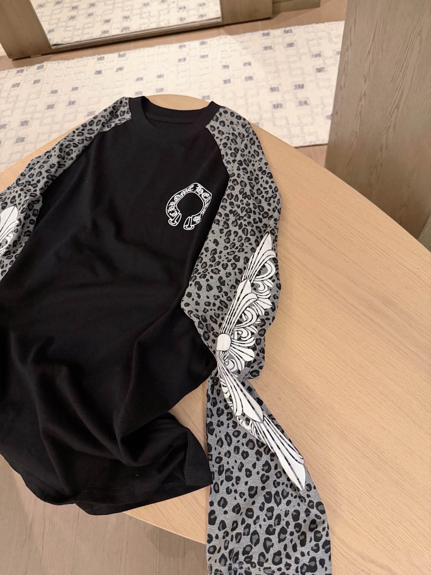 Noir Panther Long Sleeve