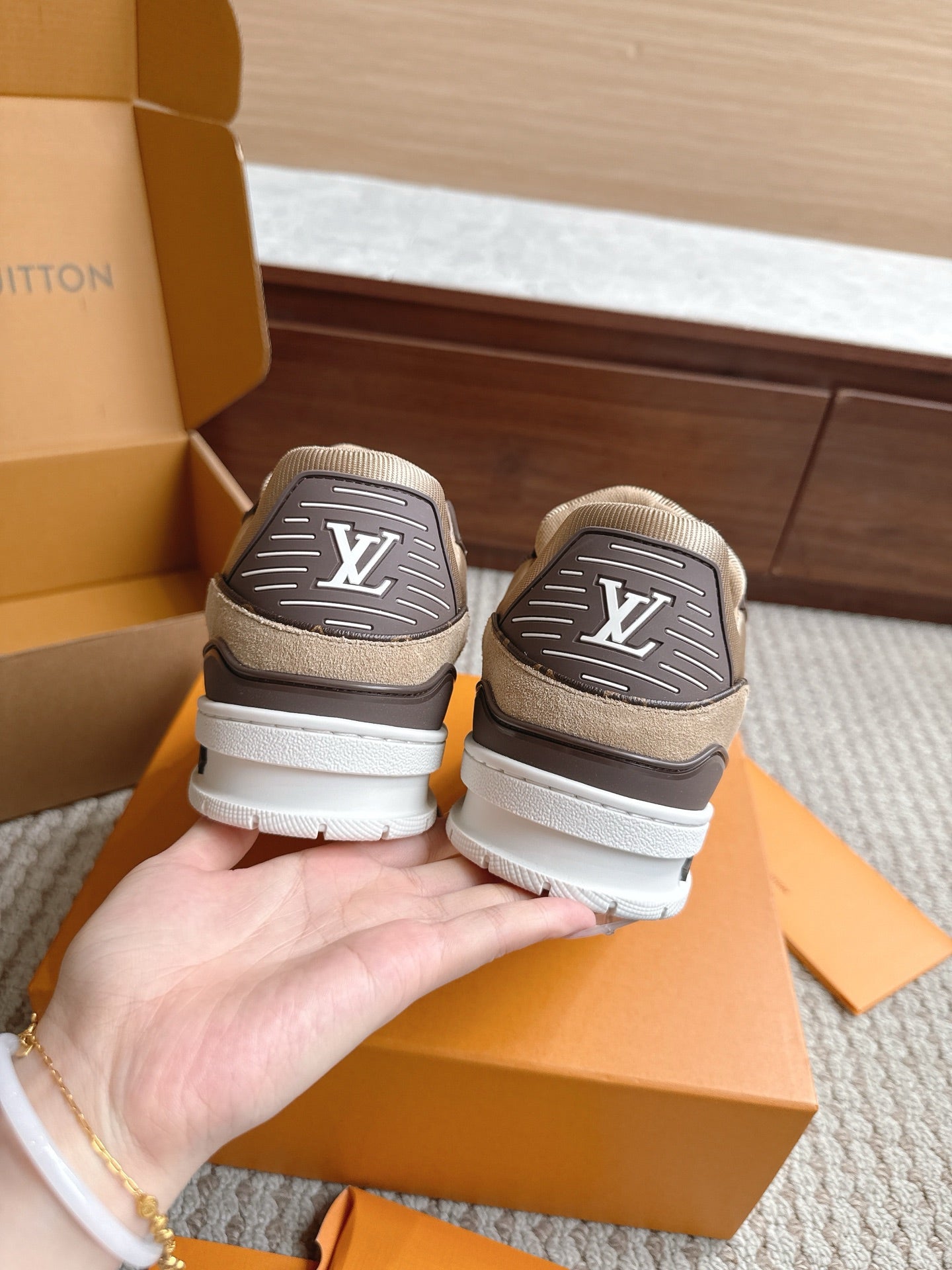 Trainer Sneaker 105