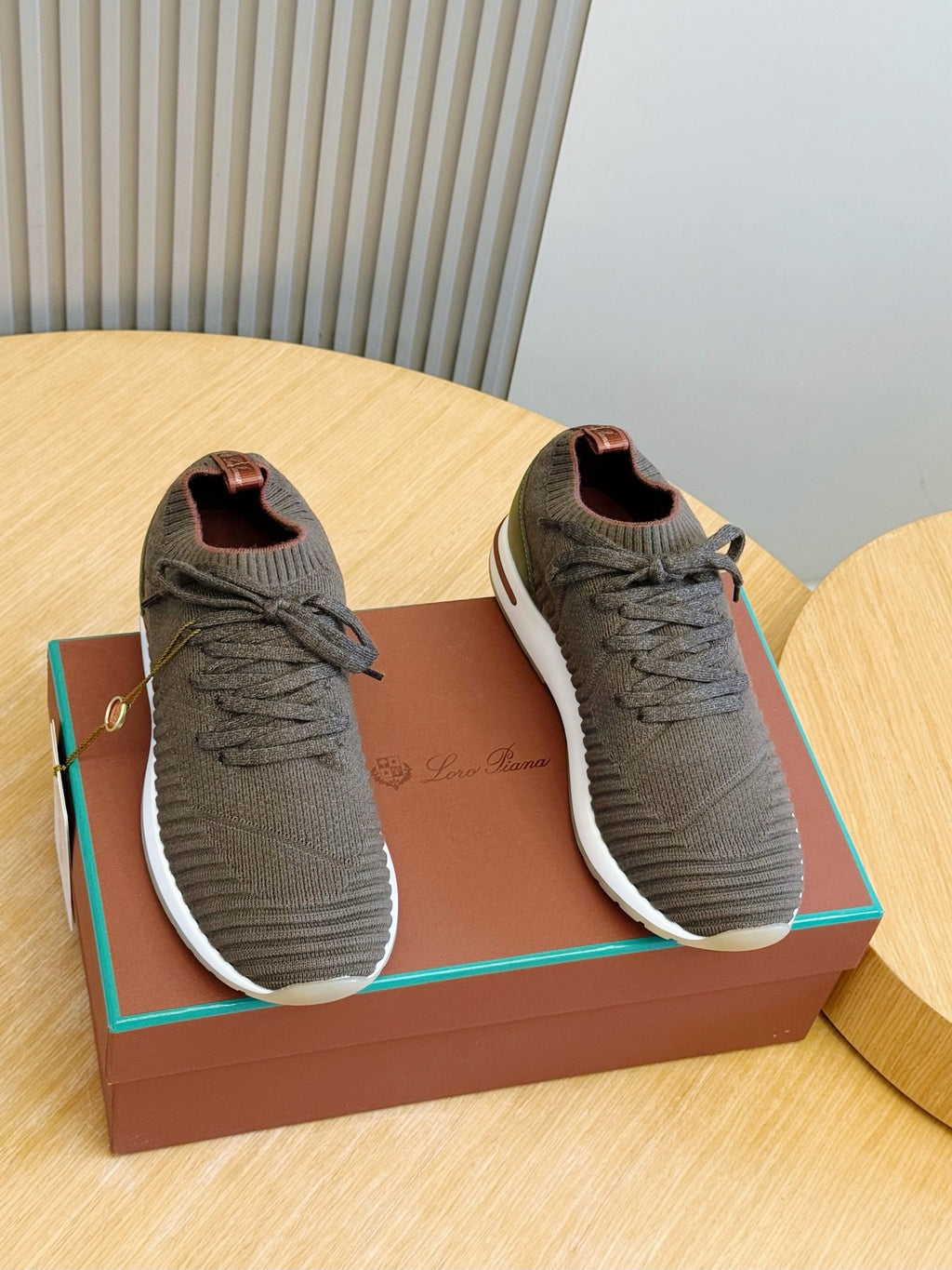 Flexy Walk Sneaker