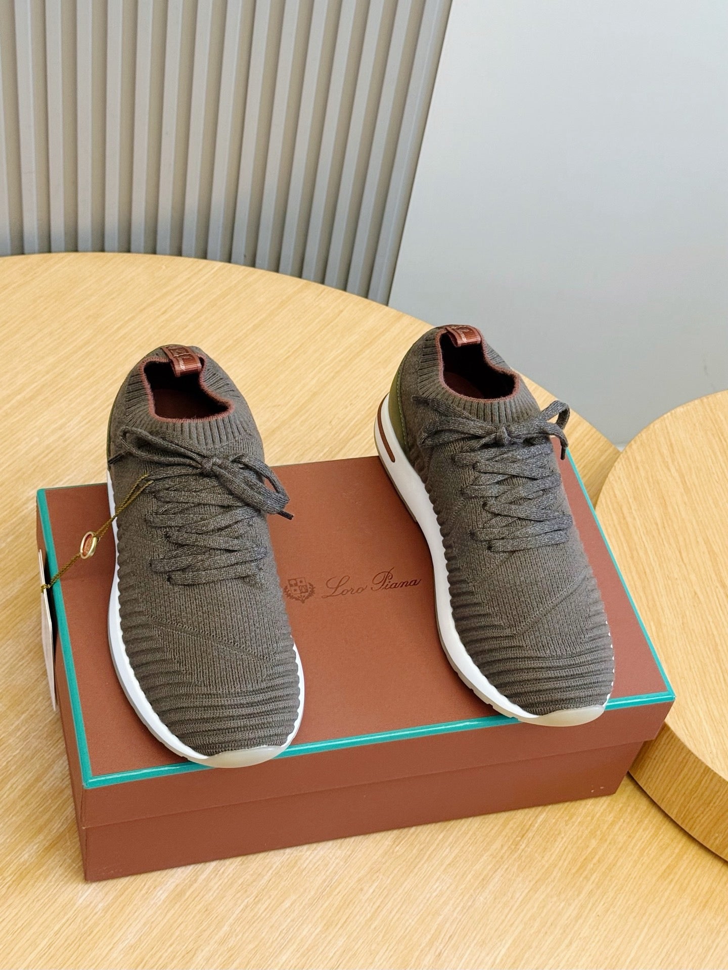 Flexy Walk Sneaker