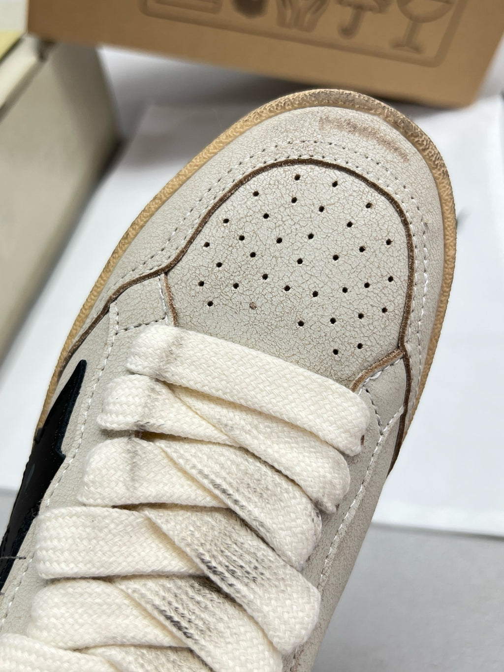 G.G Sneaker 108