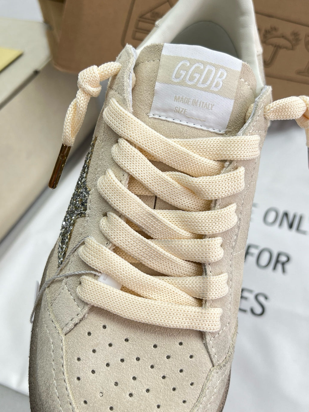 G.G Sneaker 106