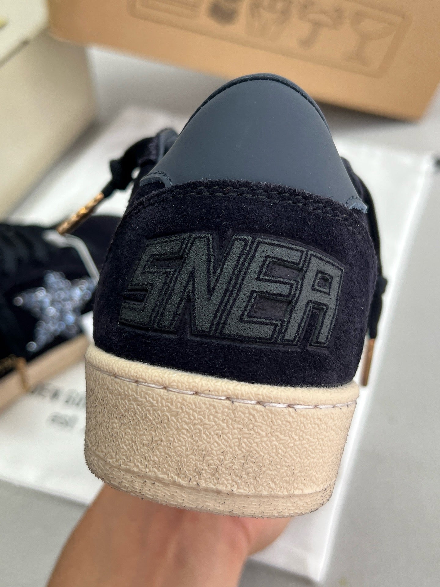 G.G Sneaker 105