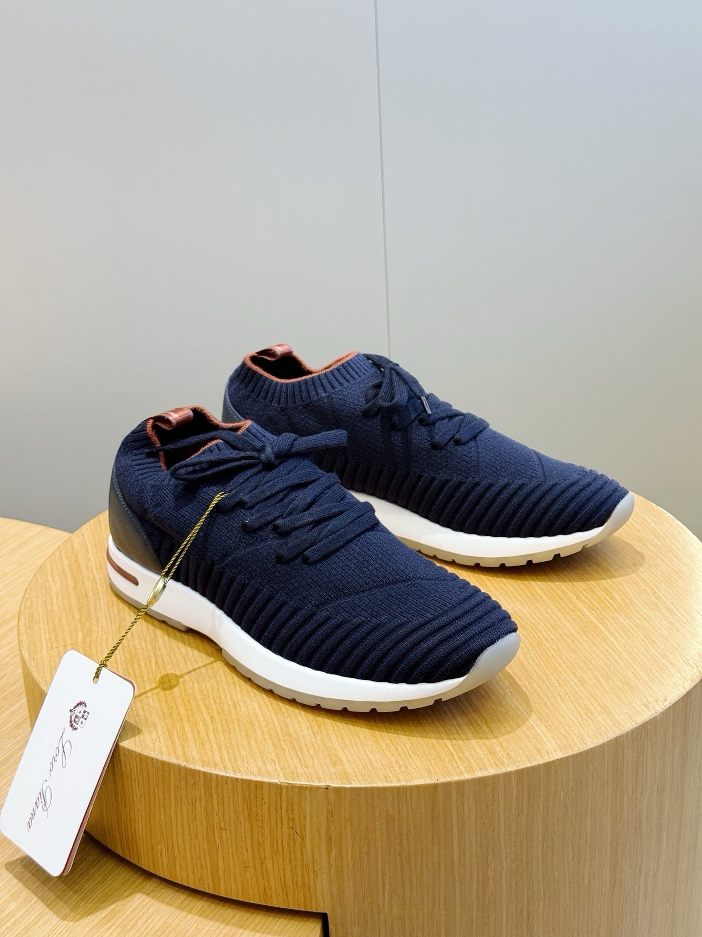 Flexy Walk Sneaker