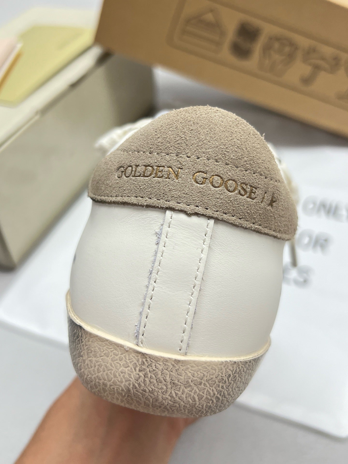 G.G Sneaker 107