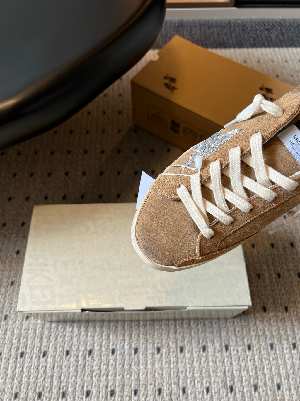 G.G Sneaker 102