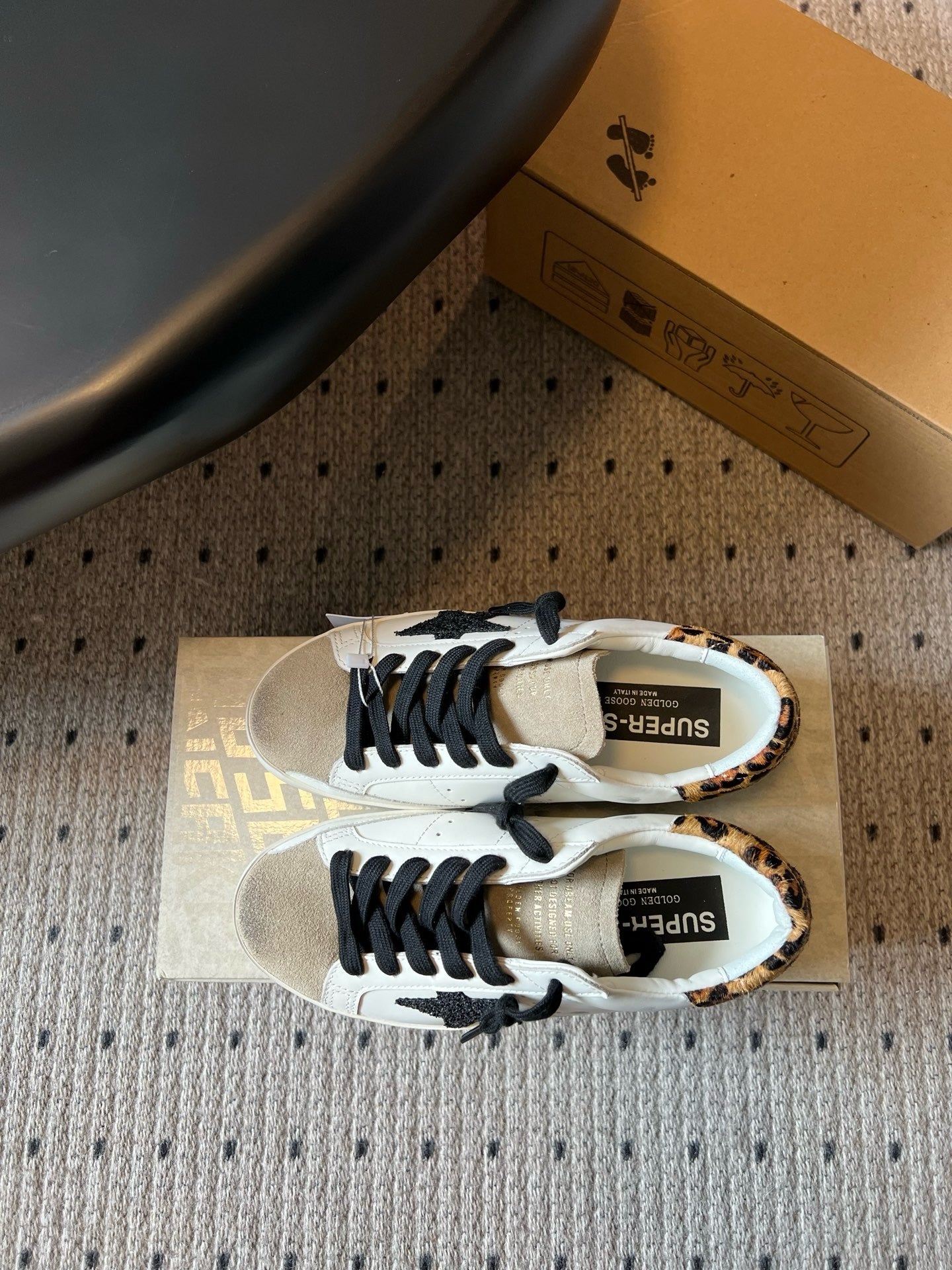 G.G Sneaker 101
