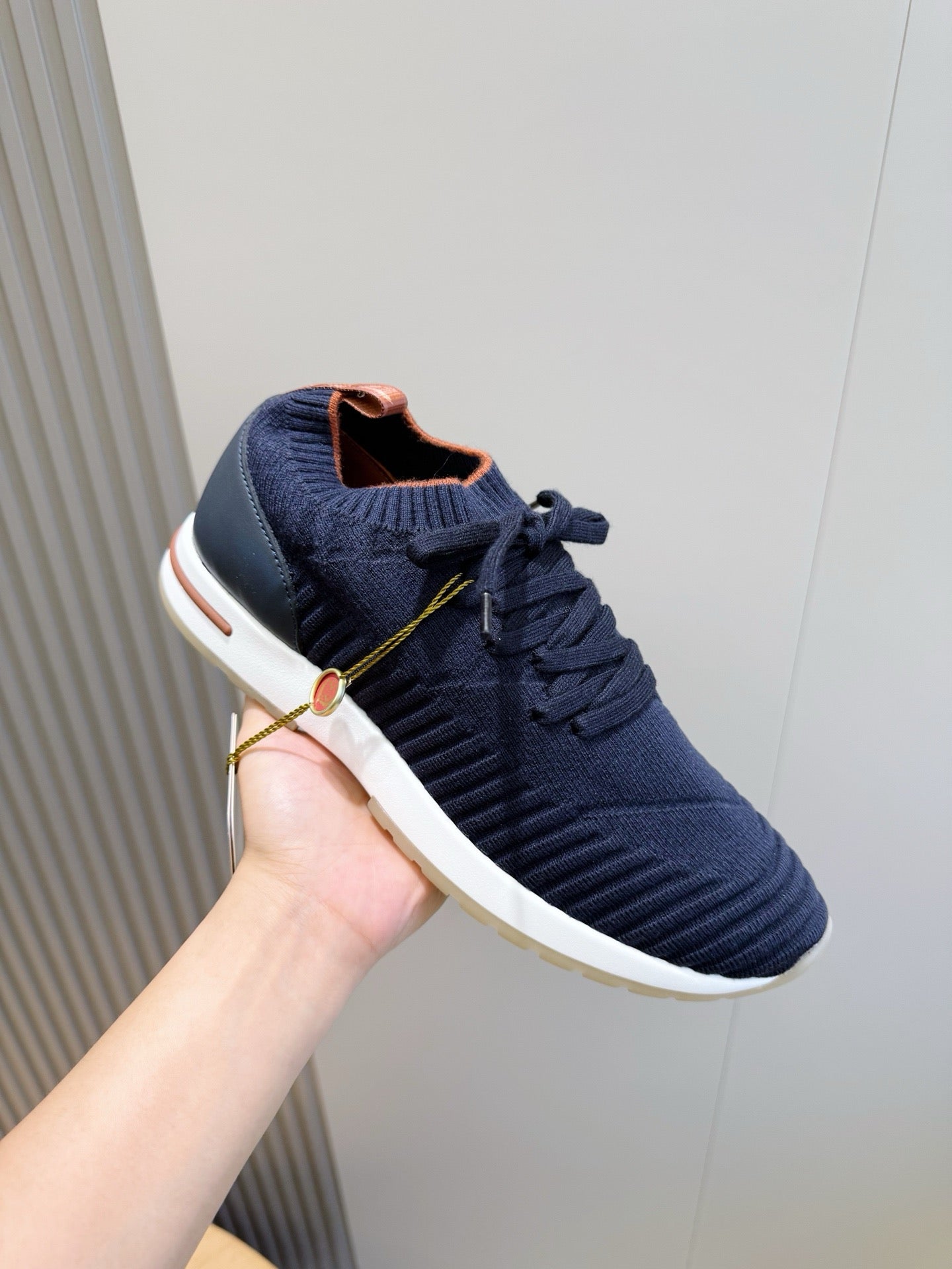 Flexy Walk Sneaker