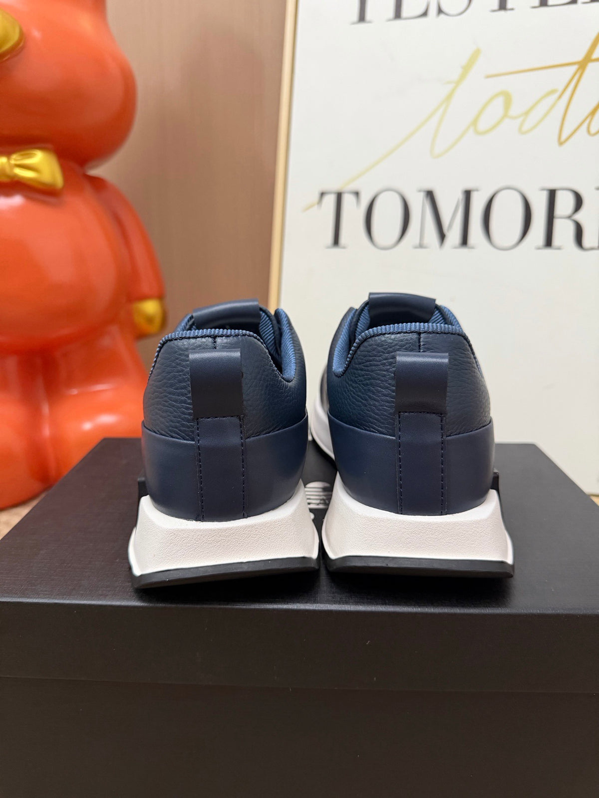 SUEDE TRIPLE STITCH™ MONTE SNEAKERS