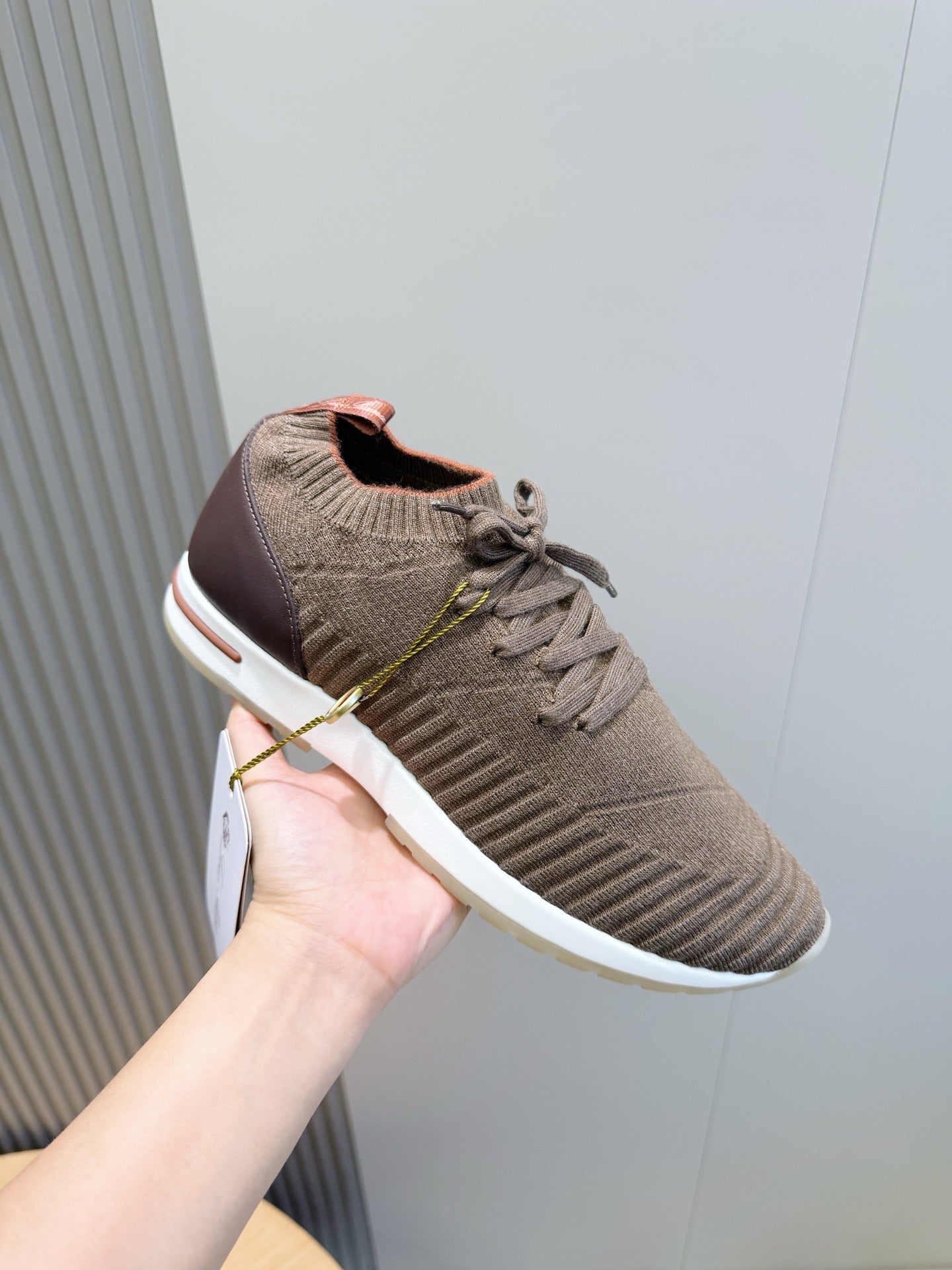Flexy Walk Sneaker