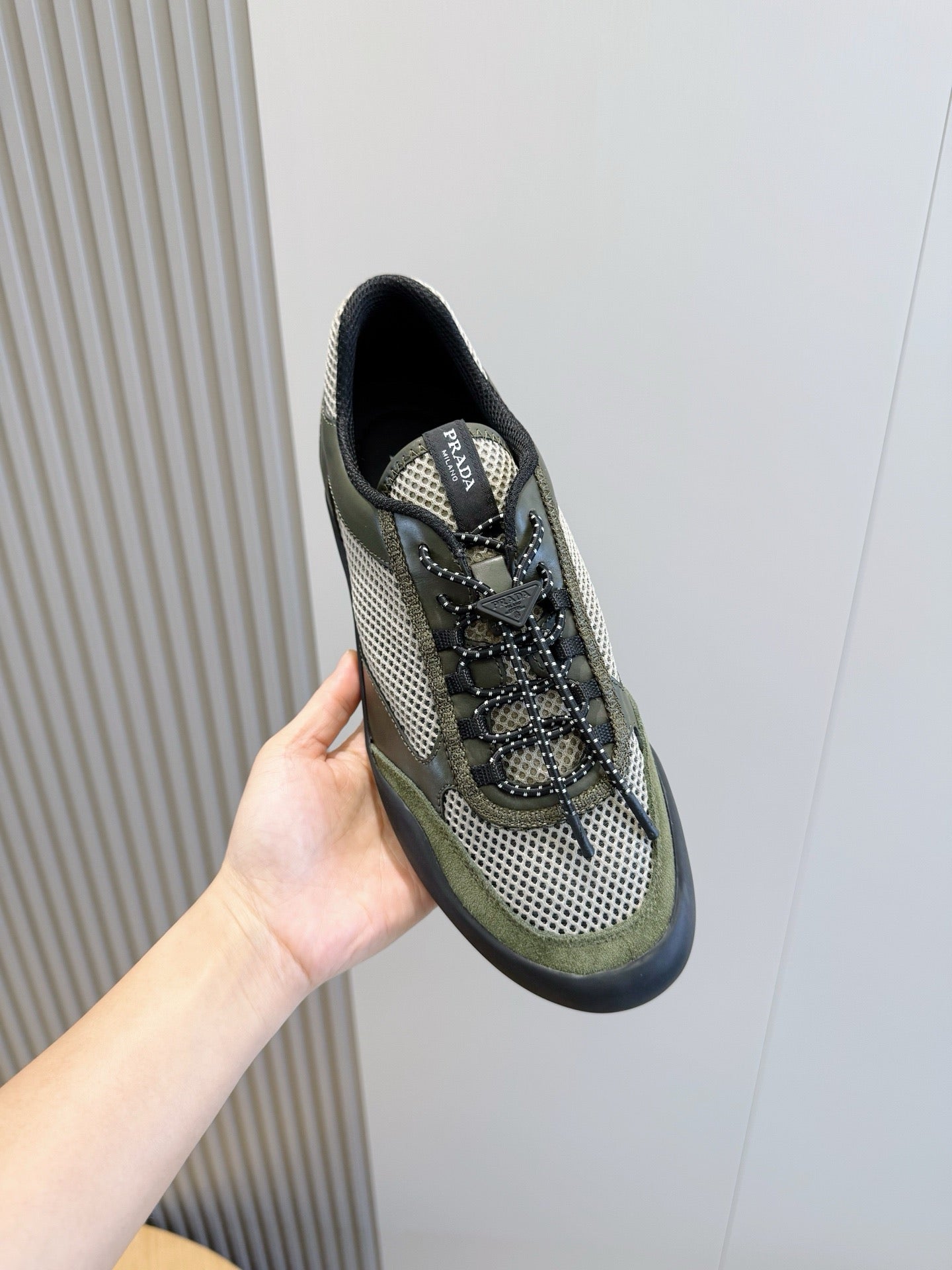 Sneaker 121