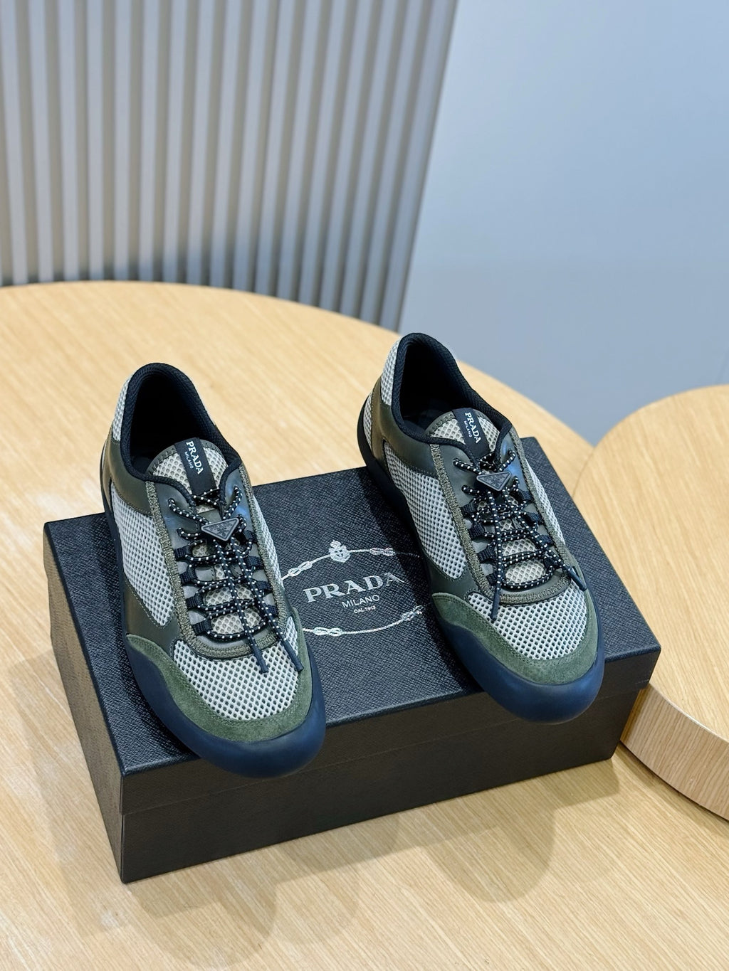 Sneaker 121