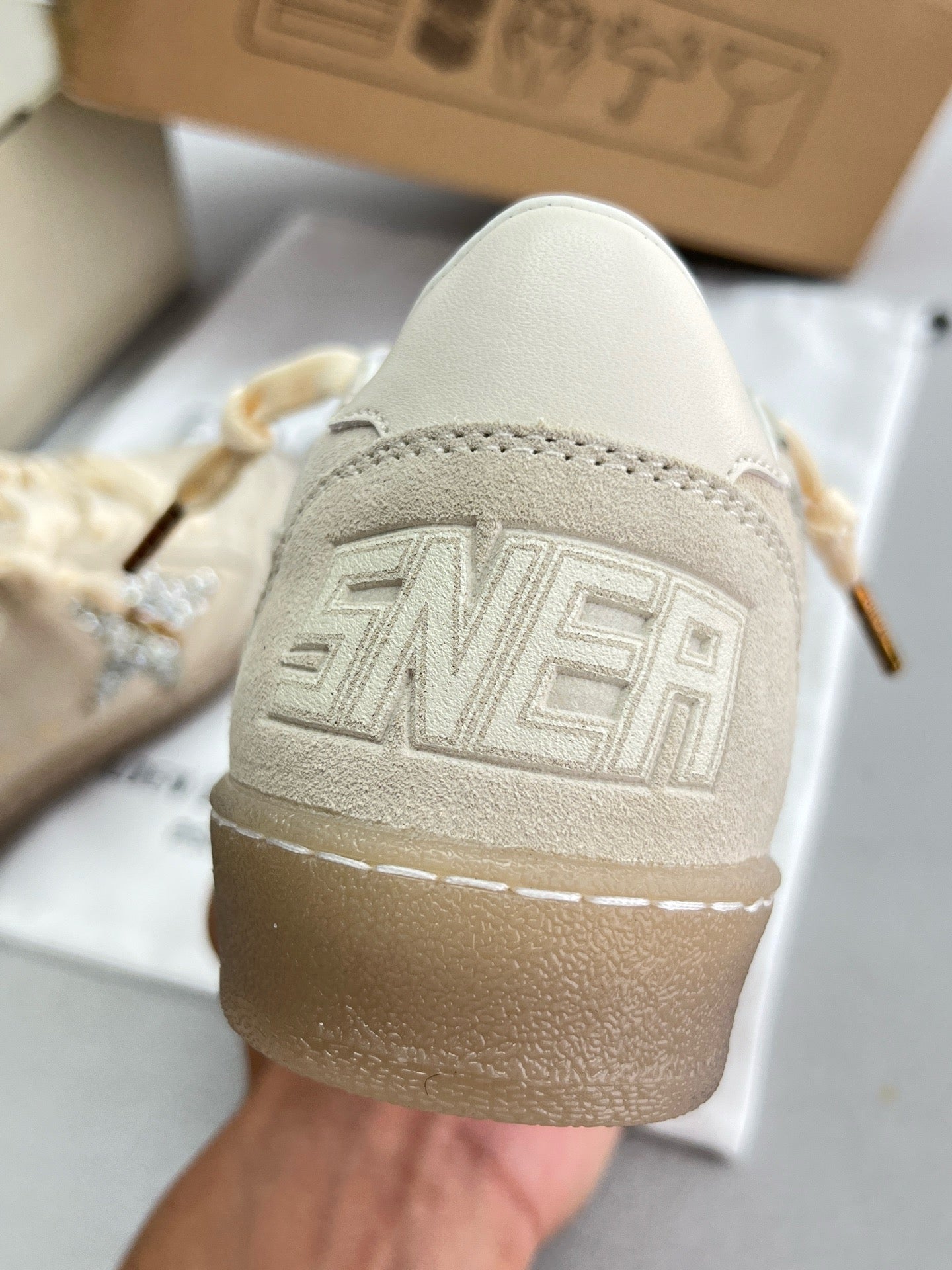 G.G Sneaker 106