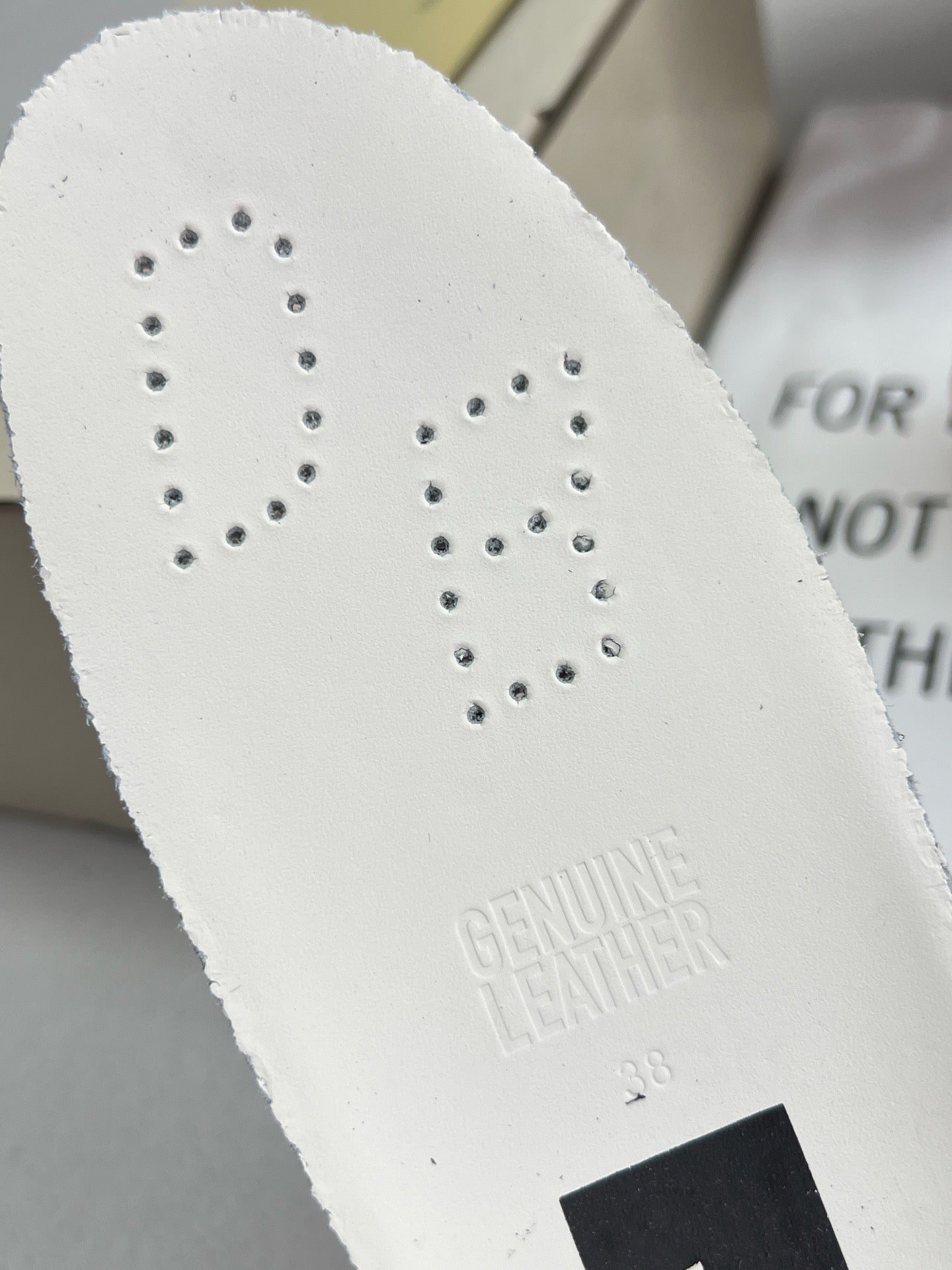 G.G Sneaker 106