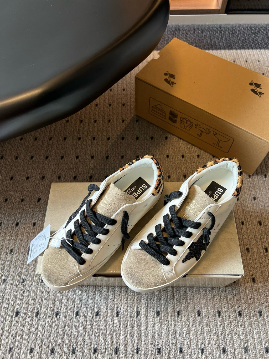 G.G Sneaker 101