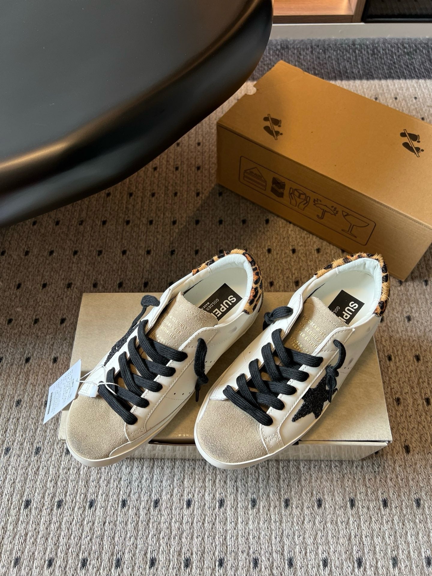 G.G Sneaker 101