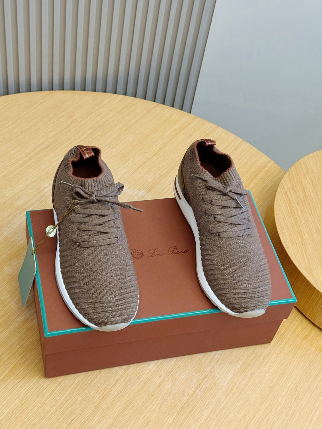 Flexy Walk Sneaker