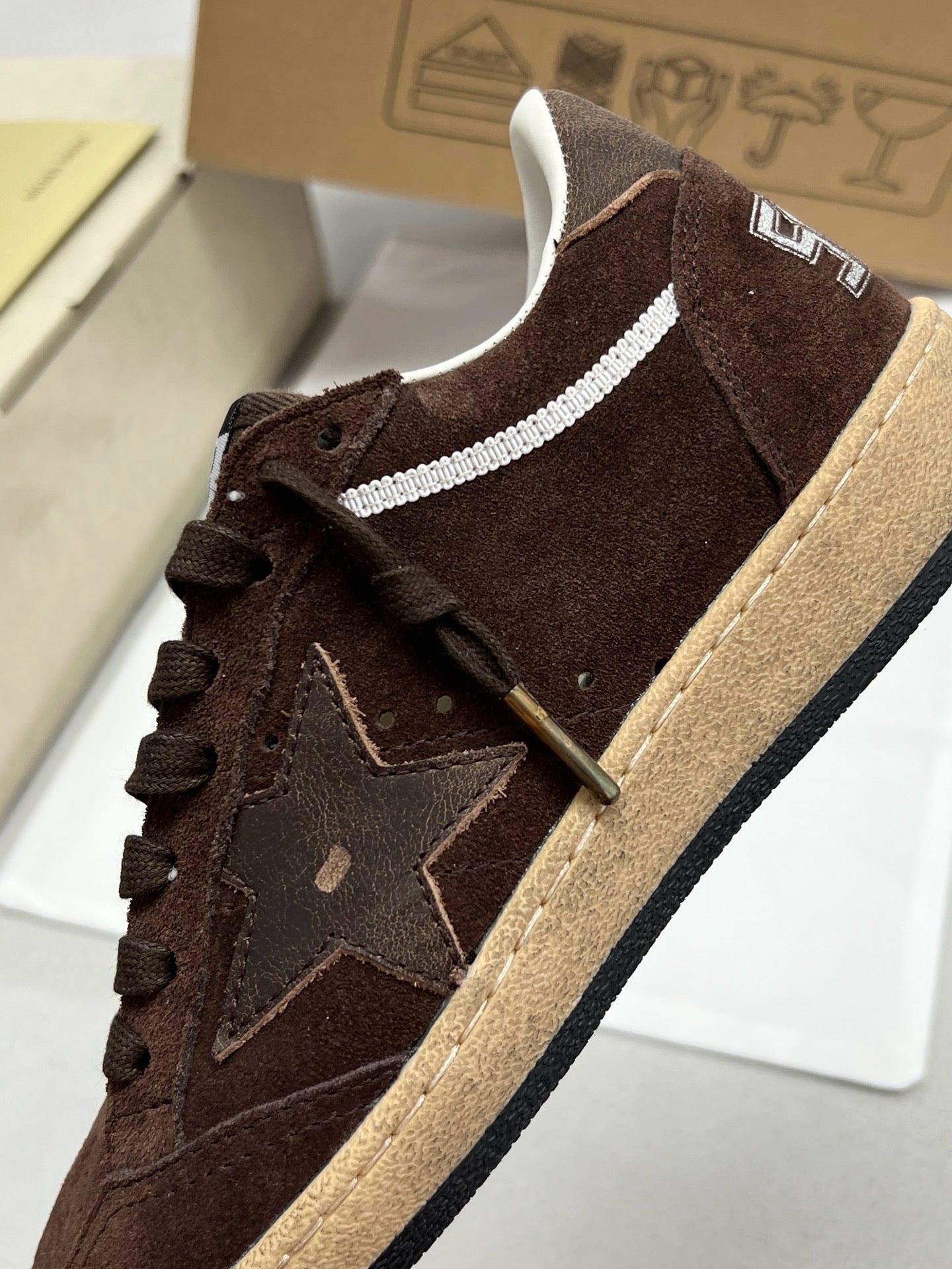 G.G Sneaker 109