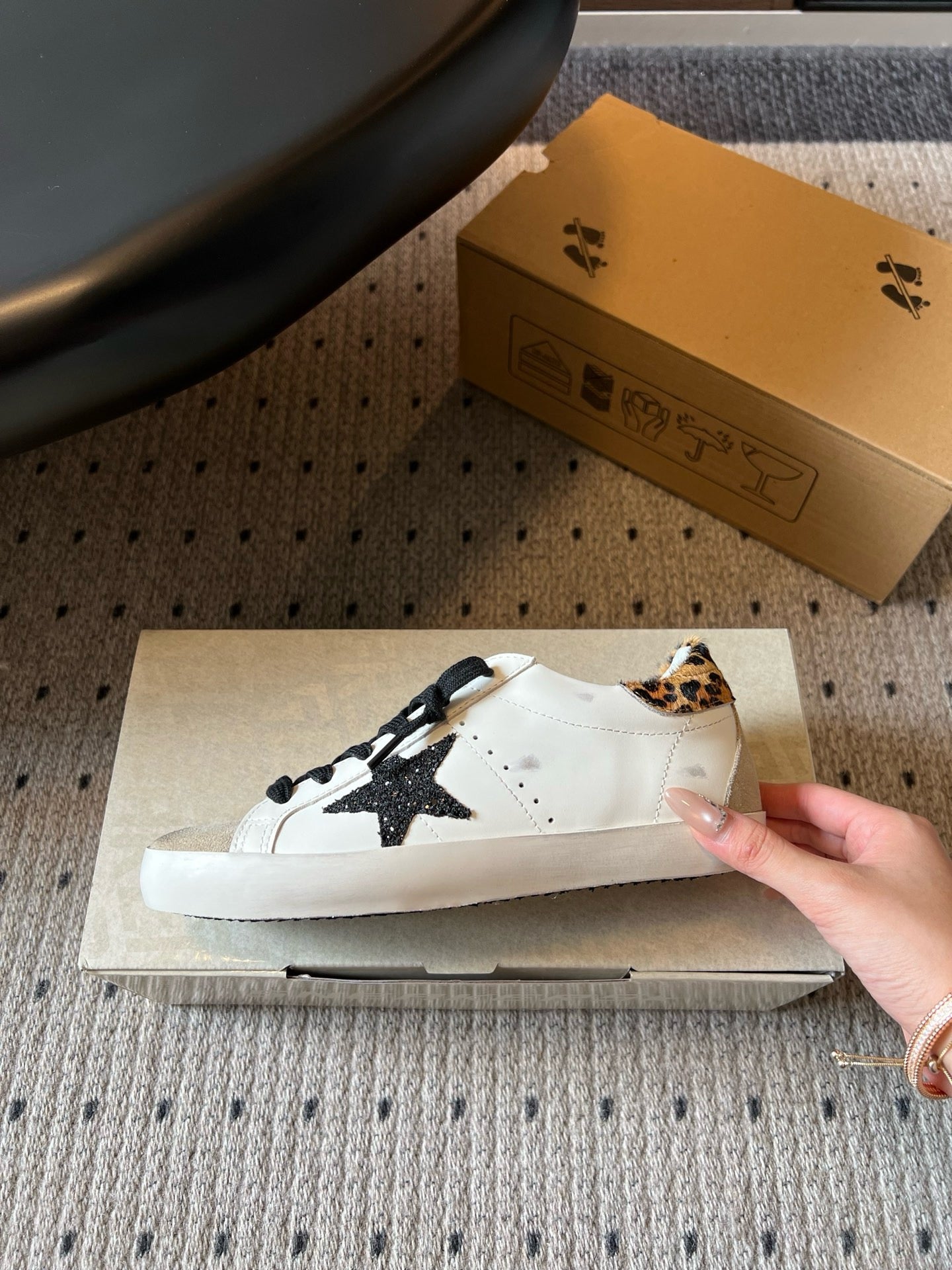 G.G Sneaker 101