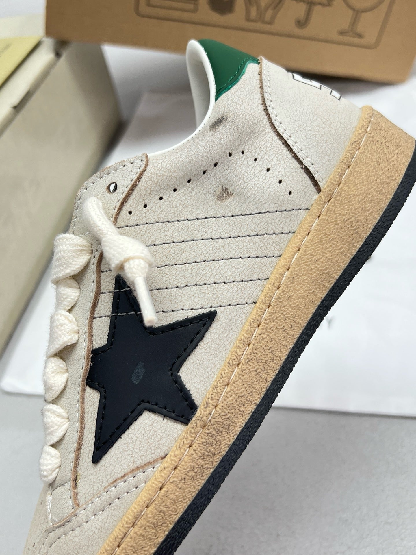 G.G Sneaker 108