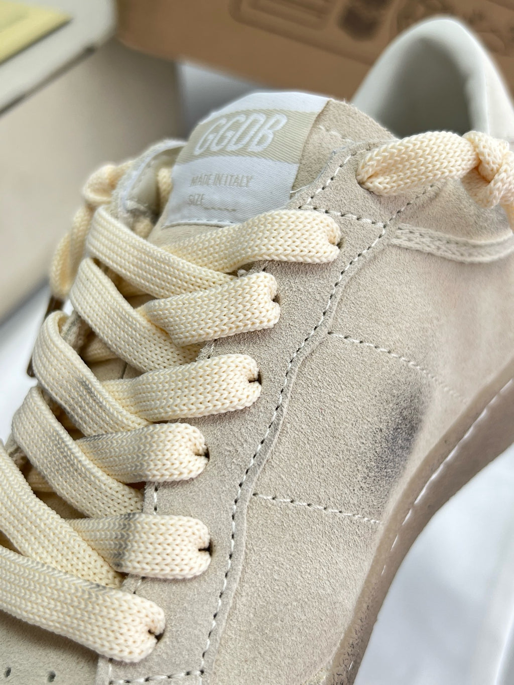 G.G Sneaker 106