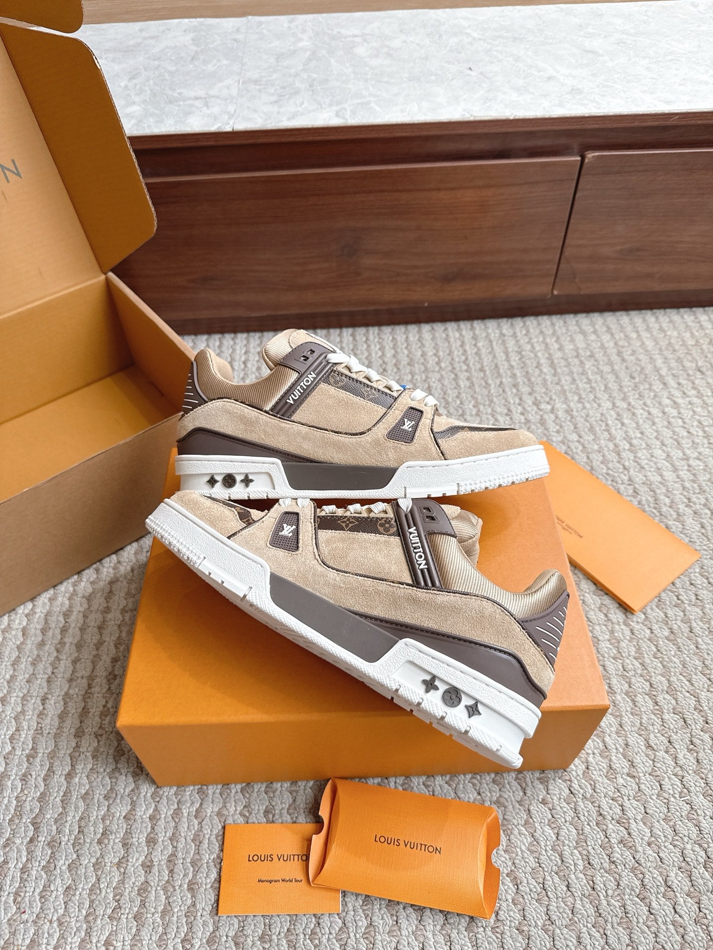 Trainer Sneaker 105