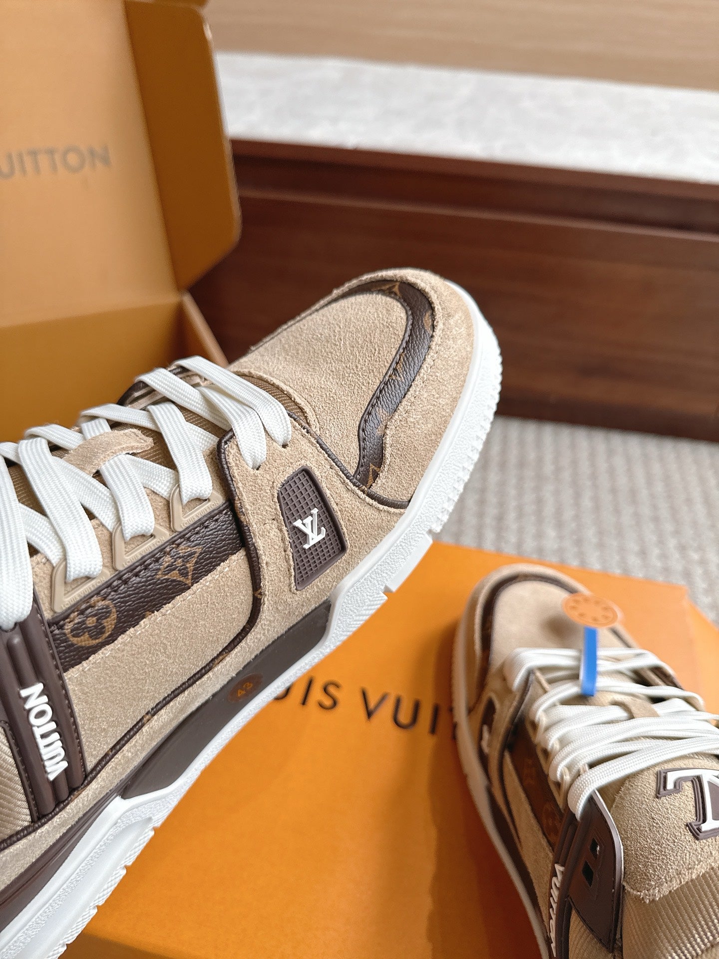 Trainer Sneaker 105