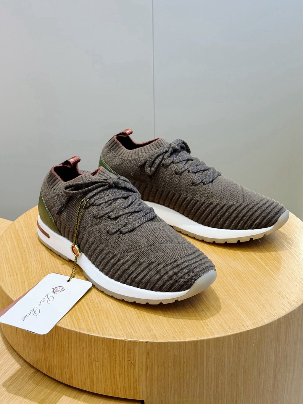 Flexy Walk Sneaker