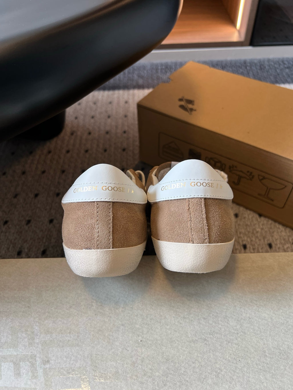 G.G Sneaker 102