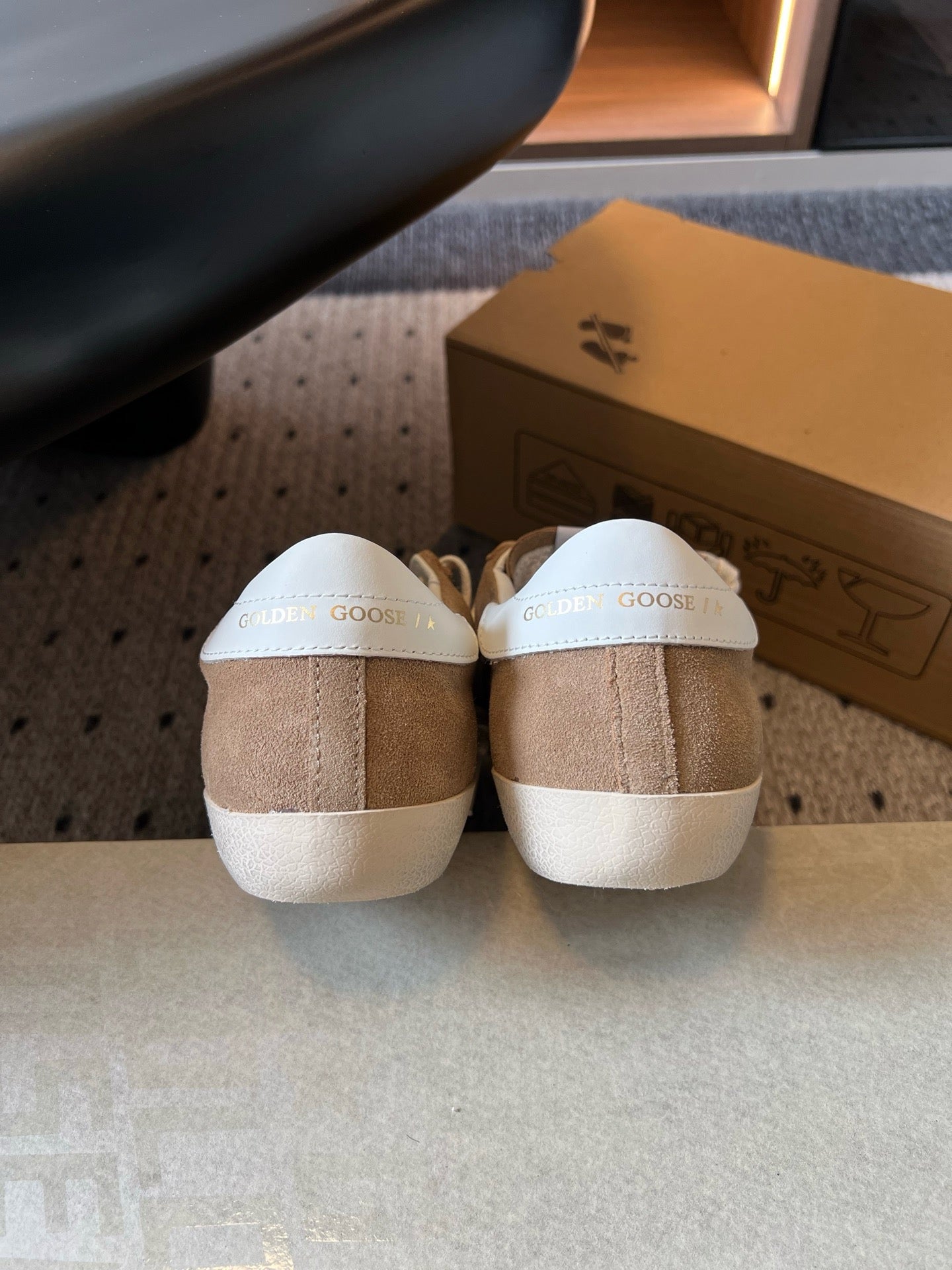 G.G Sneaker 102