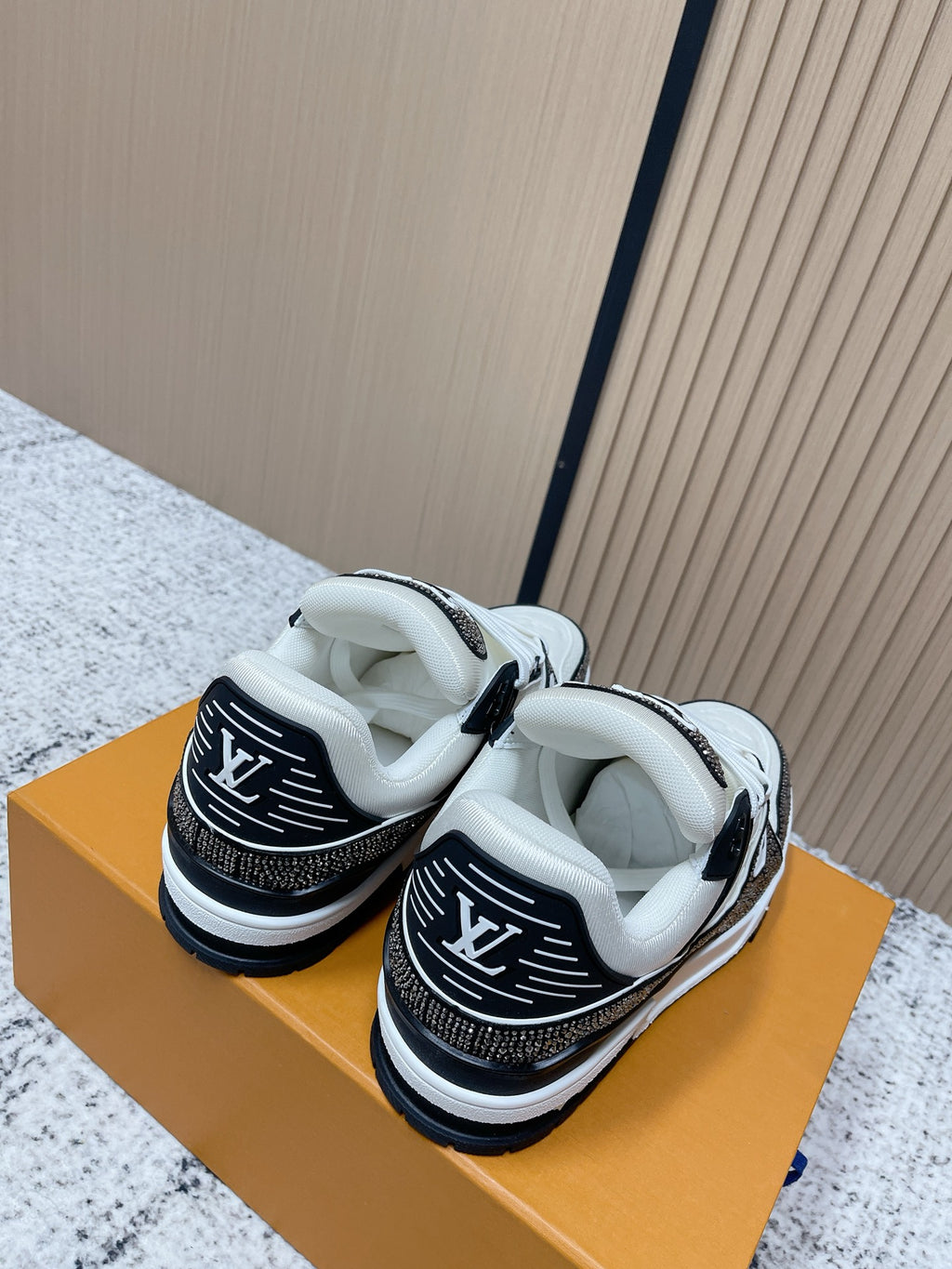 Trainer Sneaker 108