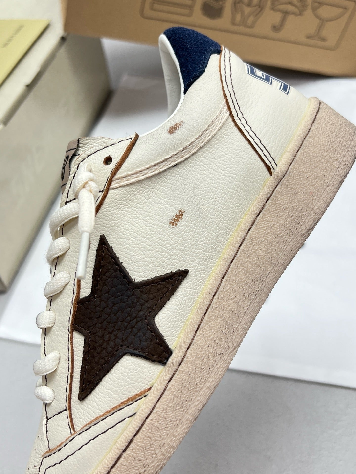 G.G Sneaker 110
