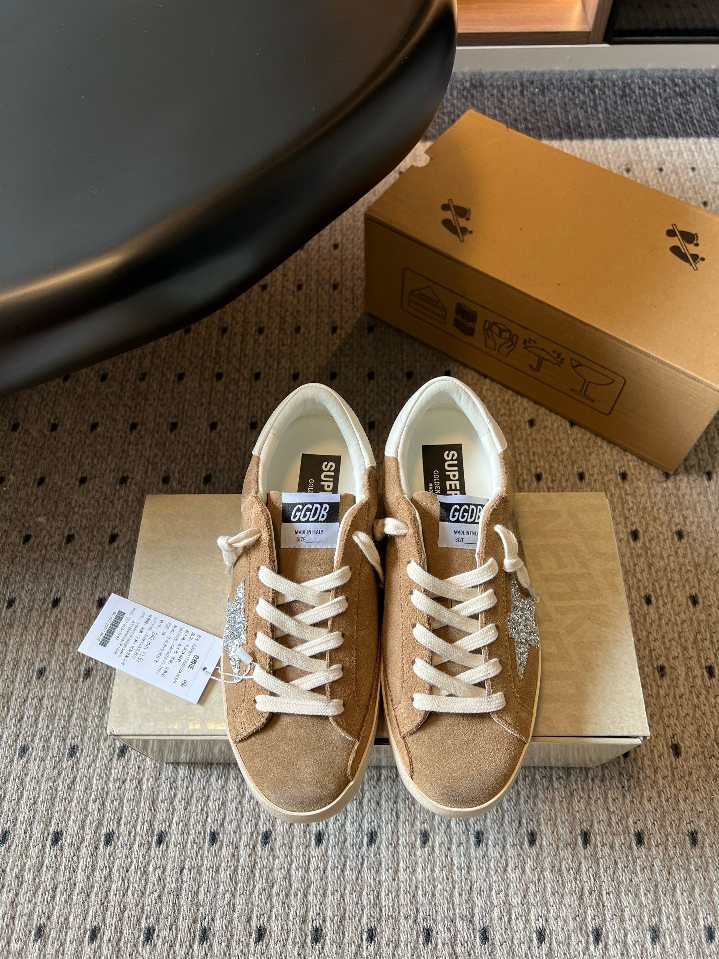 G.G Sneaker 102
