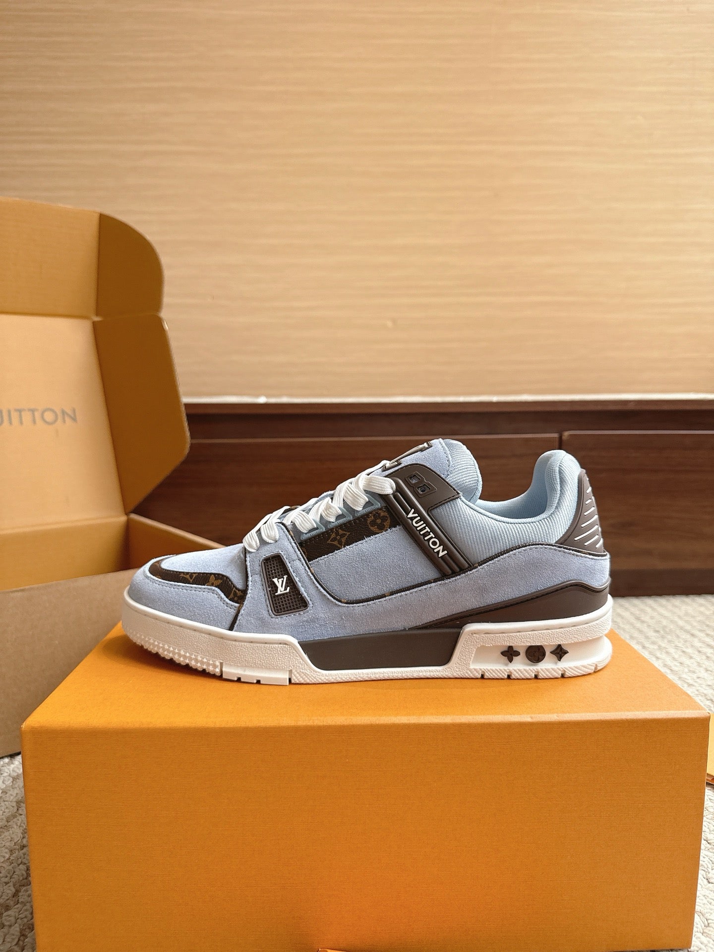 Trainer Sneaker 105