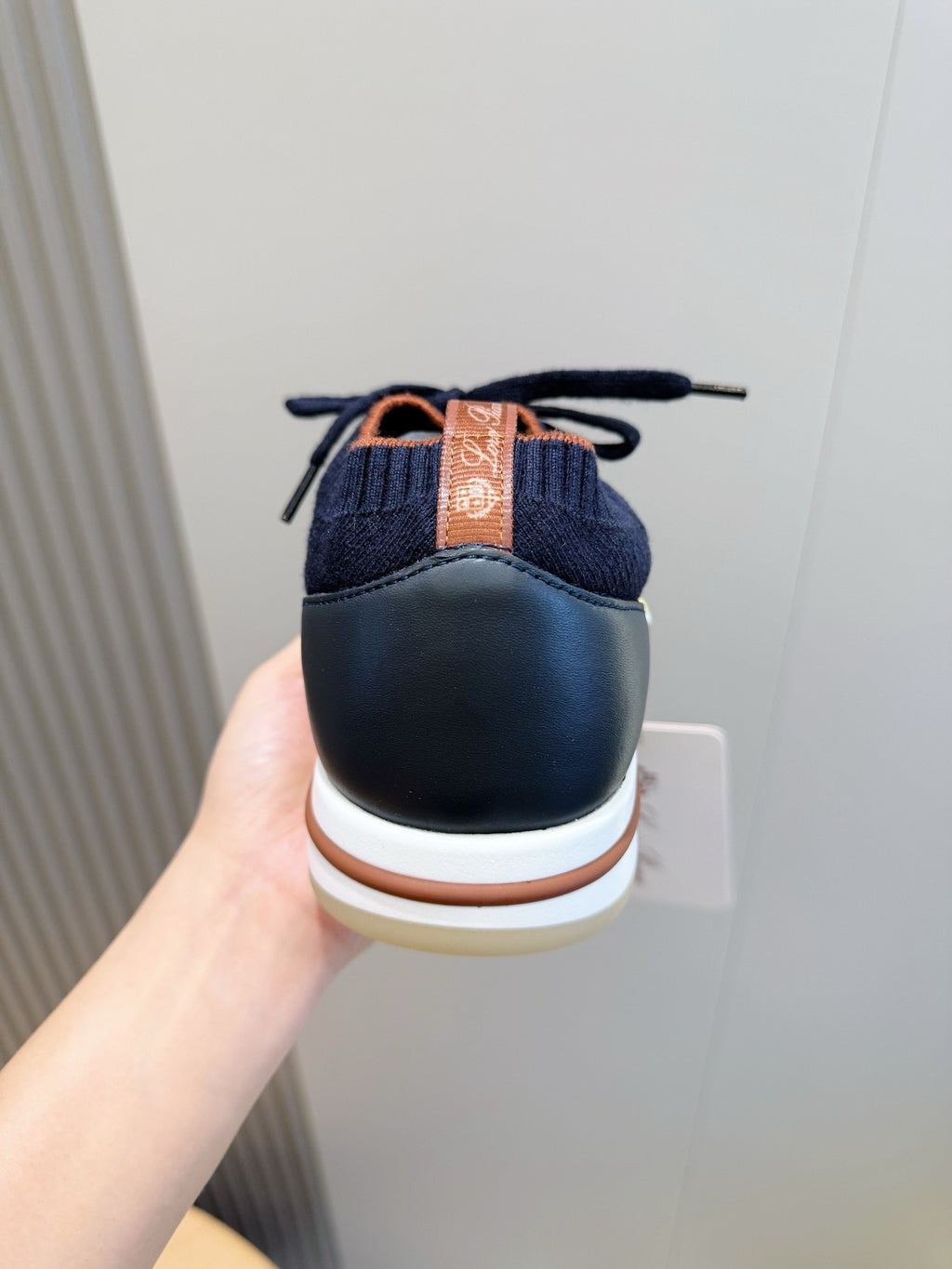 Flexy Walk Sneaker