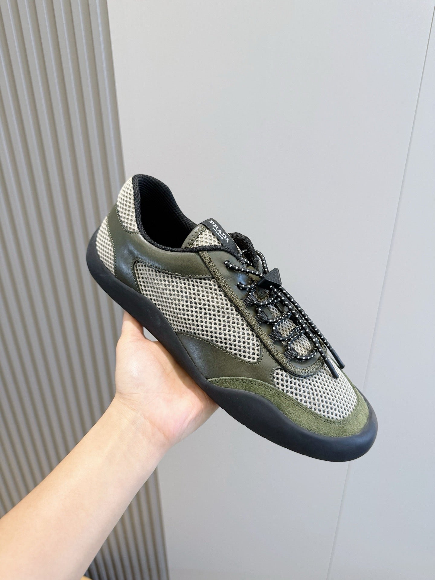 Sneaker 121