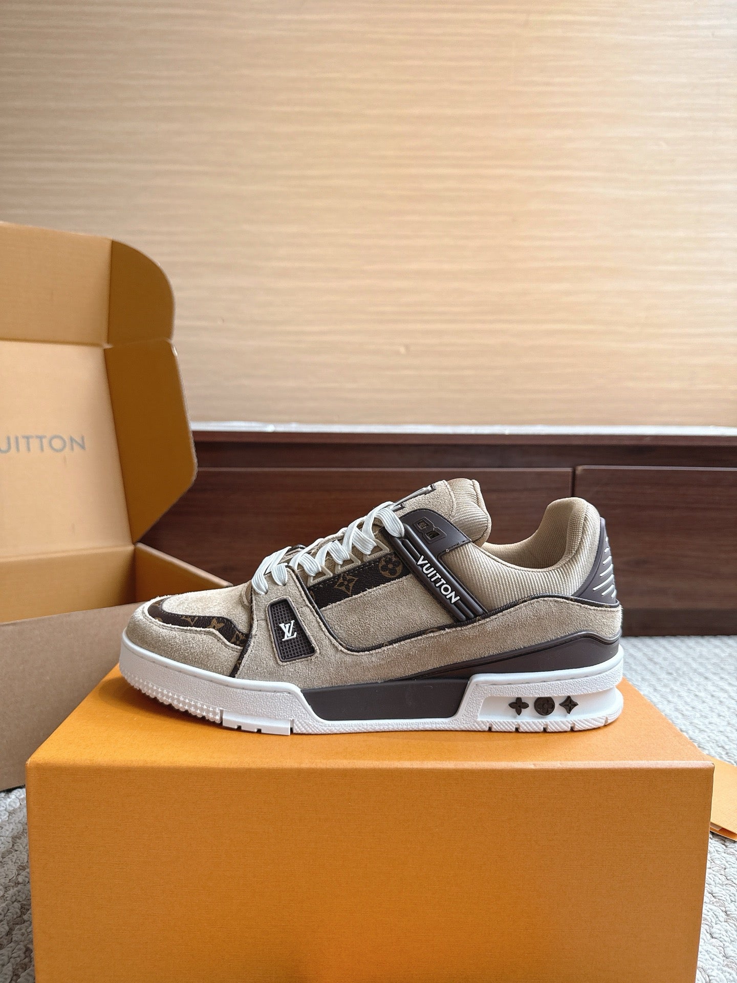 Trainer Sneaker 105
